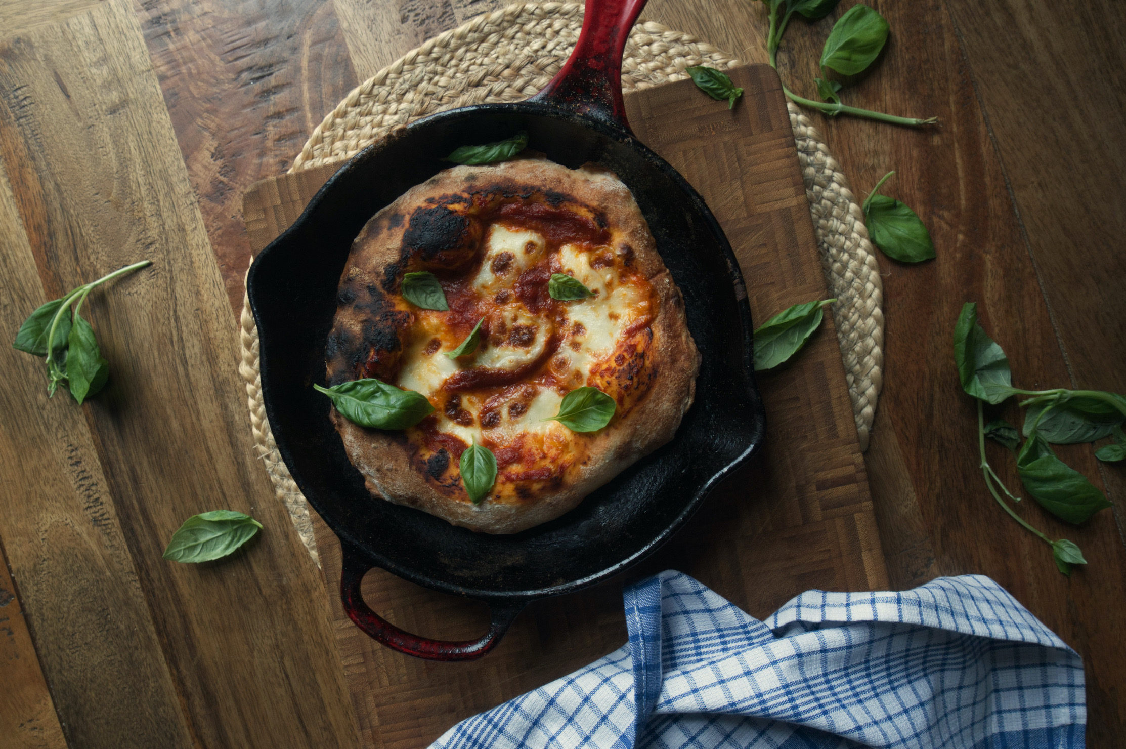 This CAST IRON Neapolitan PIZZA is so good It might get stolen