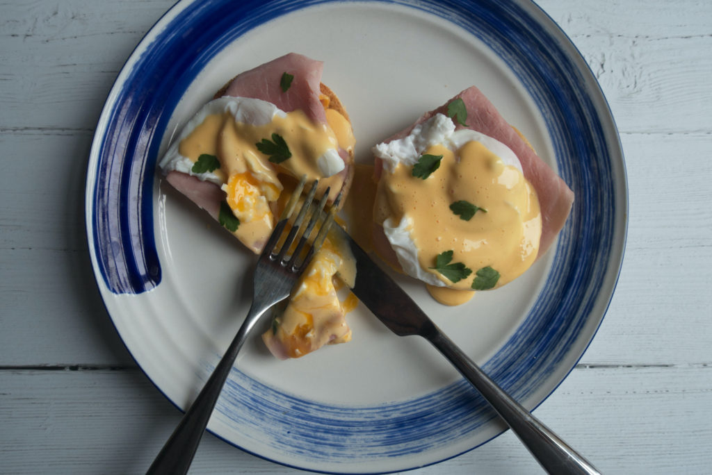 eggs benedict hollandaise