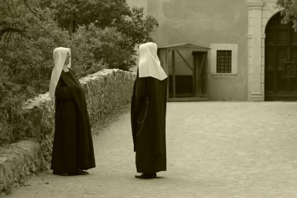 prayerful washing-up nuns