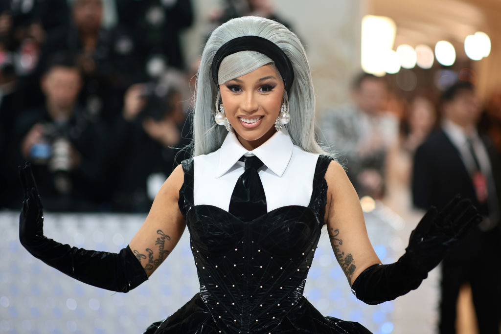 Cardi B is dangerous with a mic — literally - The Spectator World