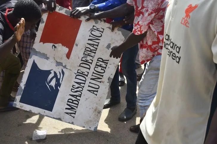 Protesters in Niger
