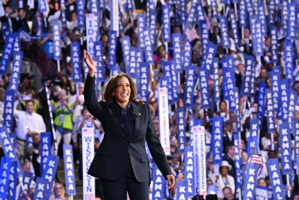 kamala harris campaigns